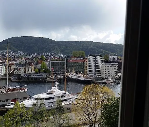 Bergen hotels near Haakon's Hall