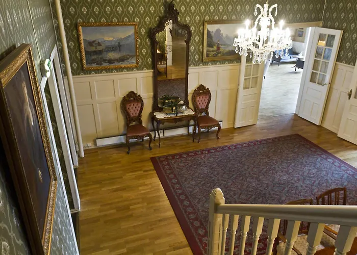Balestrand hotels near Fjaerlandsfjorden