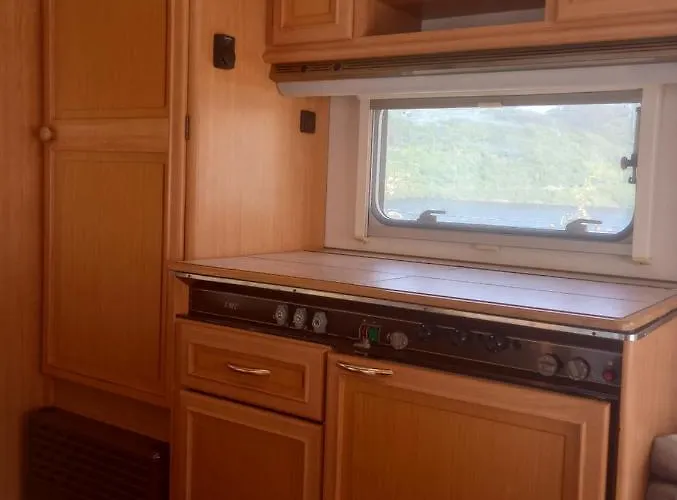 Bo Landlig, Sentralt Utenfor Bergen