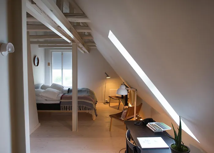 Bergen hotels near Bryggens Museum