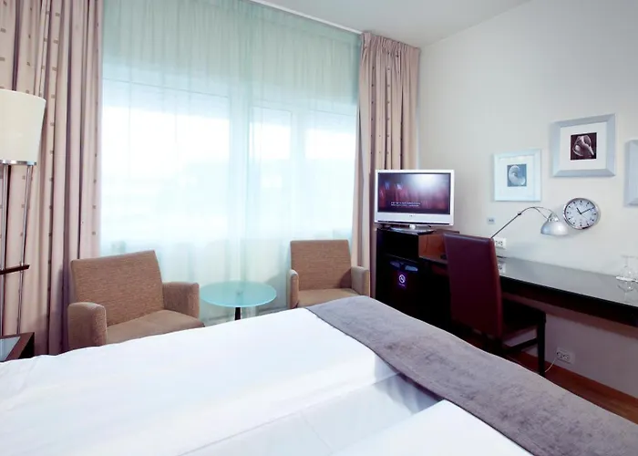Tromso hotels near Tromso City Hall