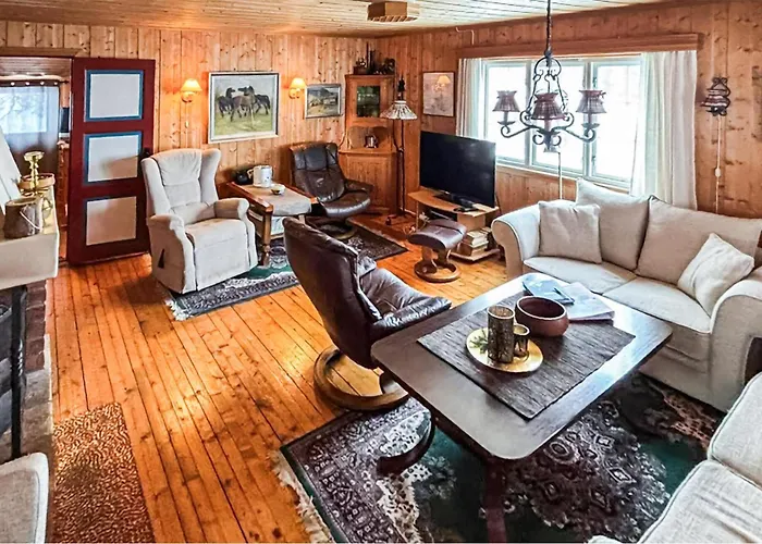 3 Bedroom Stunning Home In Sjusjoen