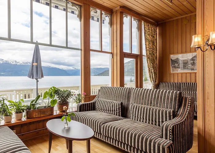 Balestrand hotels near St Olaf's Church
